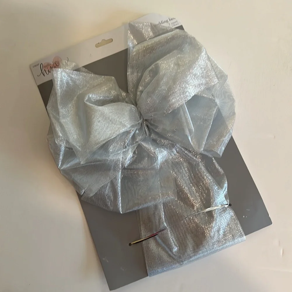 Silver giant gift bow